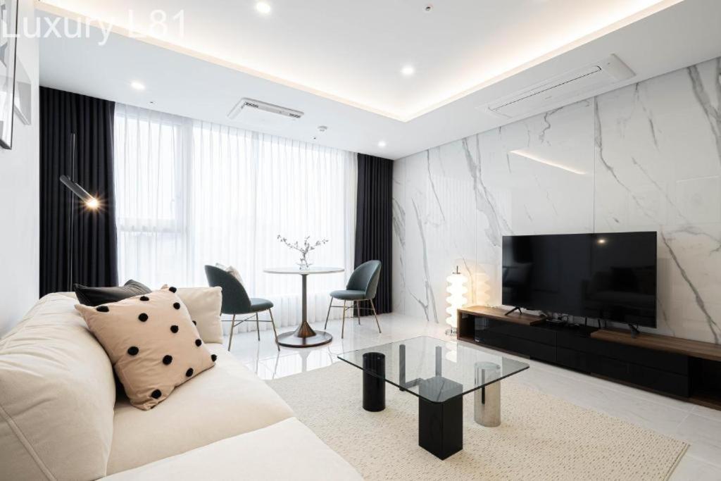 Angia Luxury Apartment Inside Landmark 81 Tower Ho Chi Minh-stad Buitenkant foto