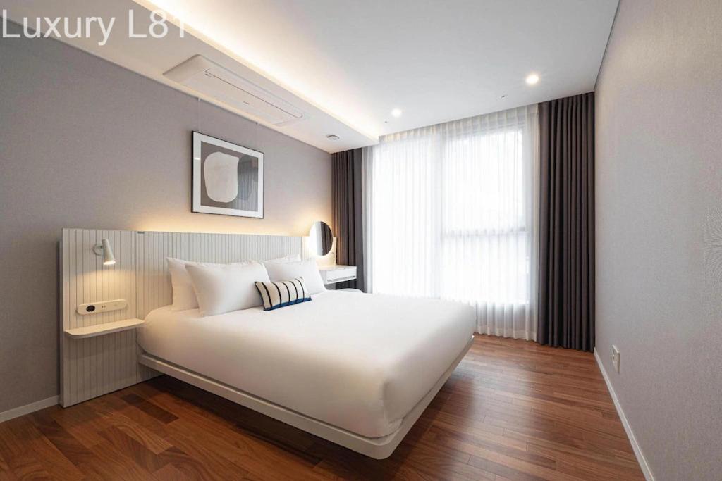 Angia Luxury Apartment Inside Landmark 81 Tower Ho Chi Minh-stad Buitenkant foto